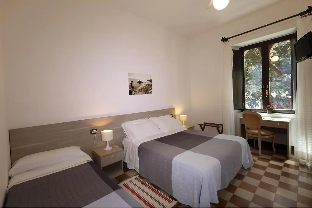 Villa Astoria Taormina 2*,