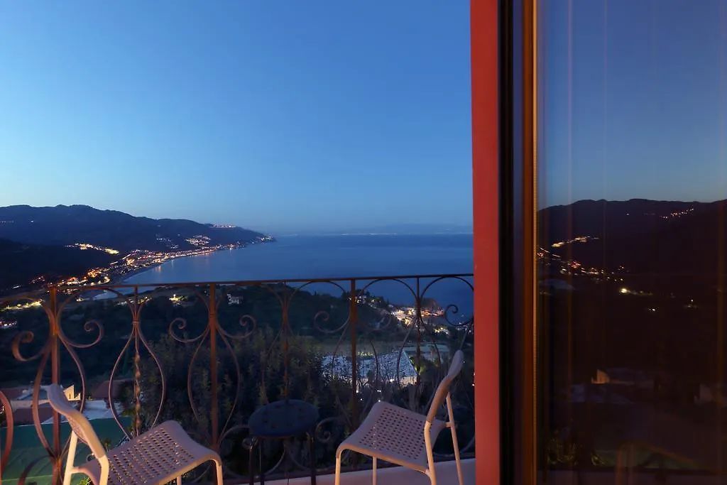 Villa Astoria Taormina 2*,  Italia
