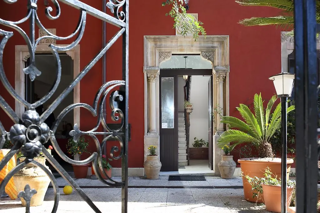 Villa Astoria Taormina 2*,  Italy